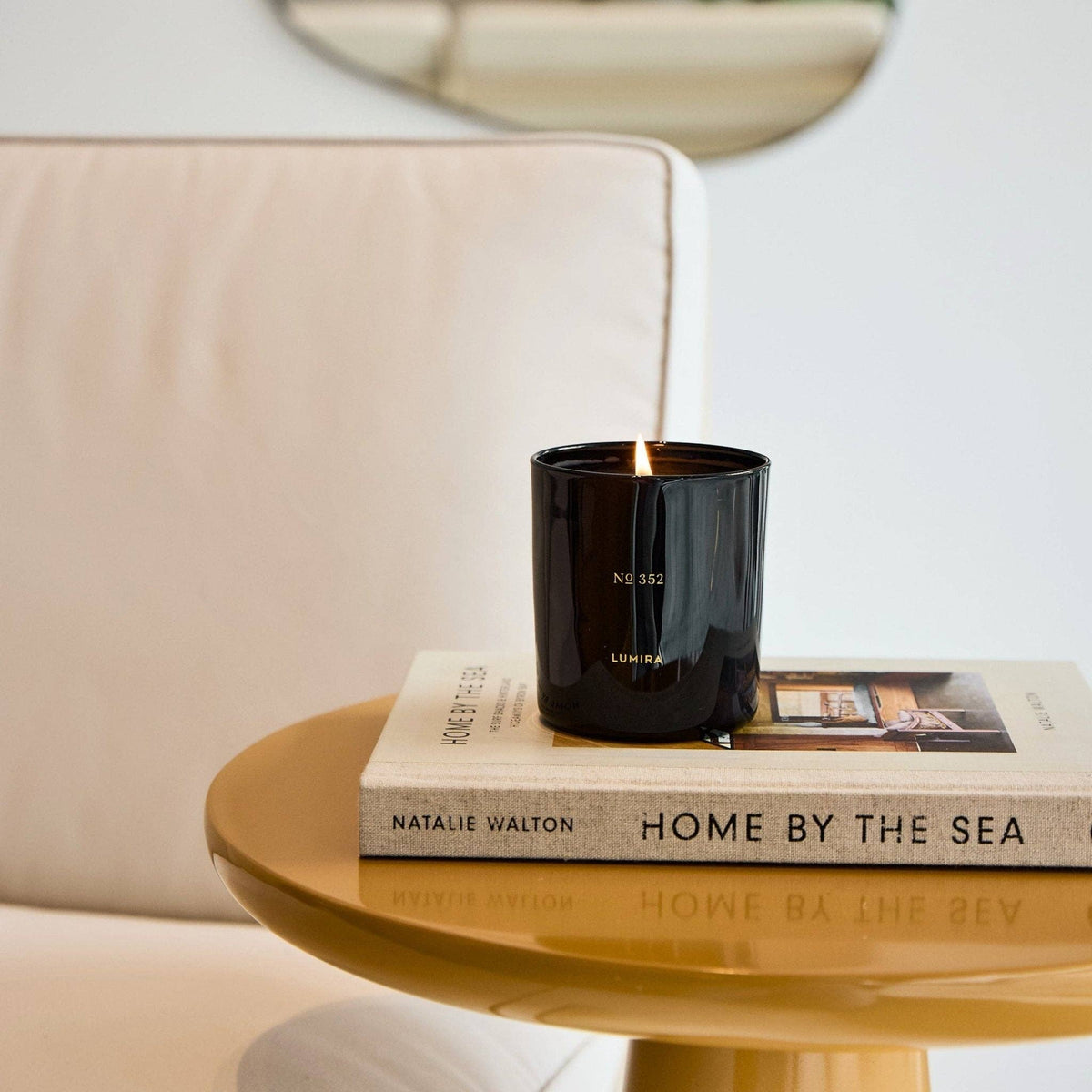 LUMIRA - No352 Leather & Cedar Candle