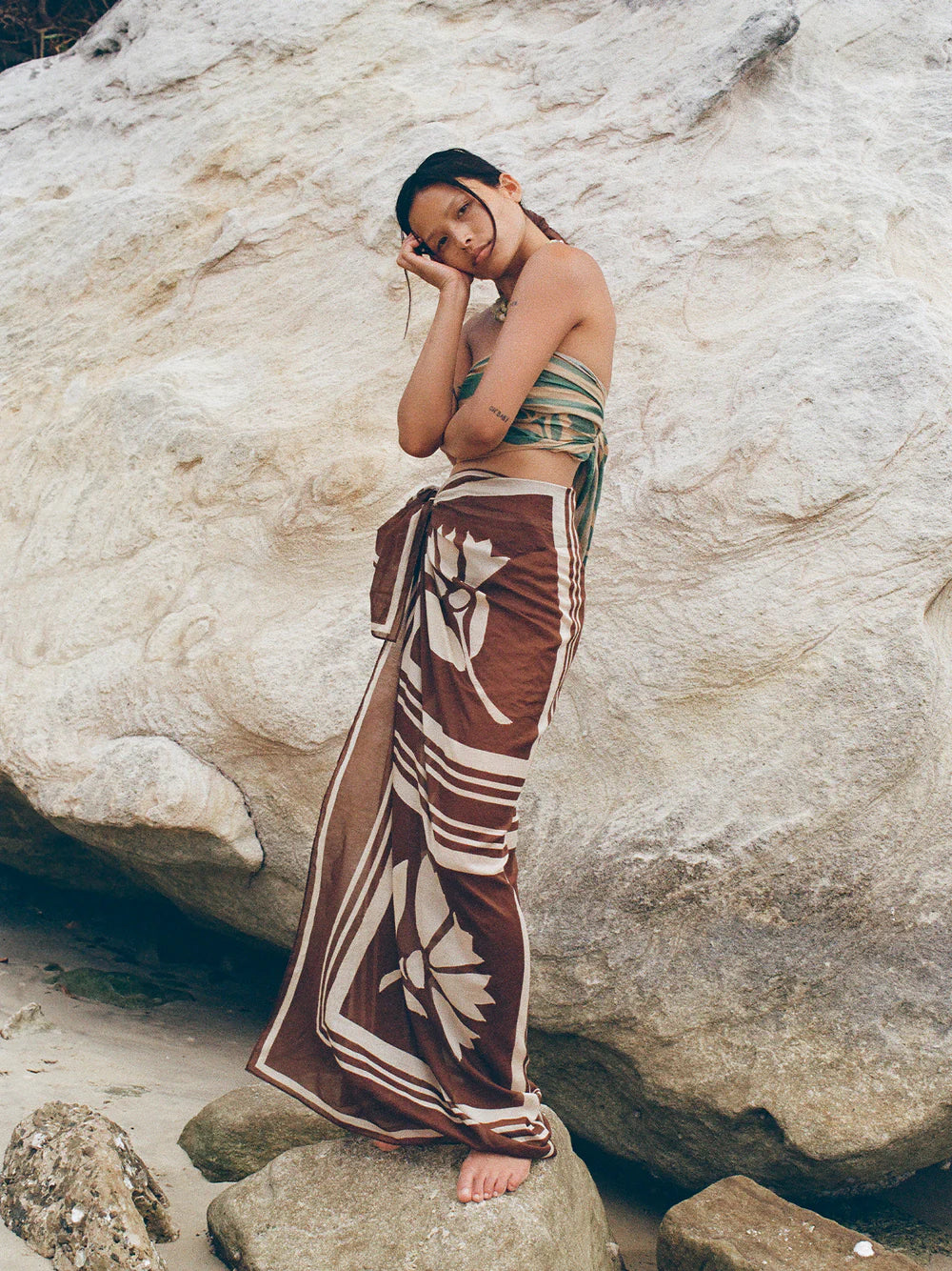 SQUARE PAREO | CLOVE COCONUT