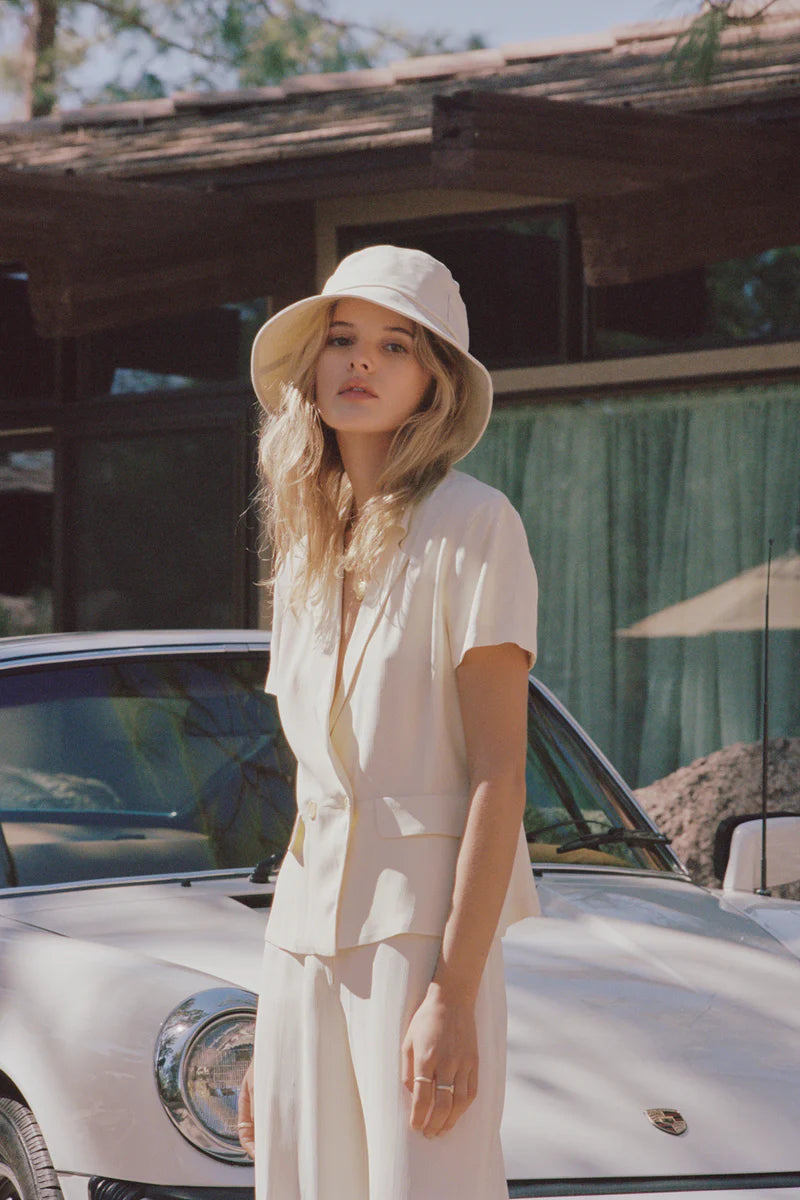 WAVE BUCKET HAT - BEIGE