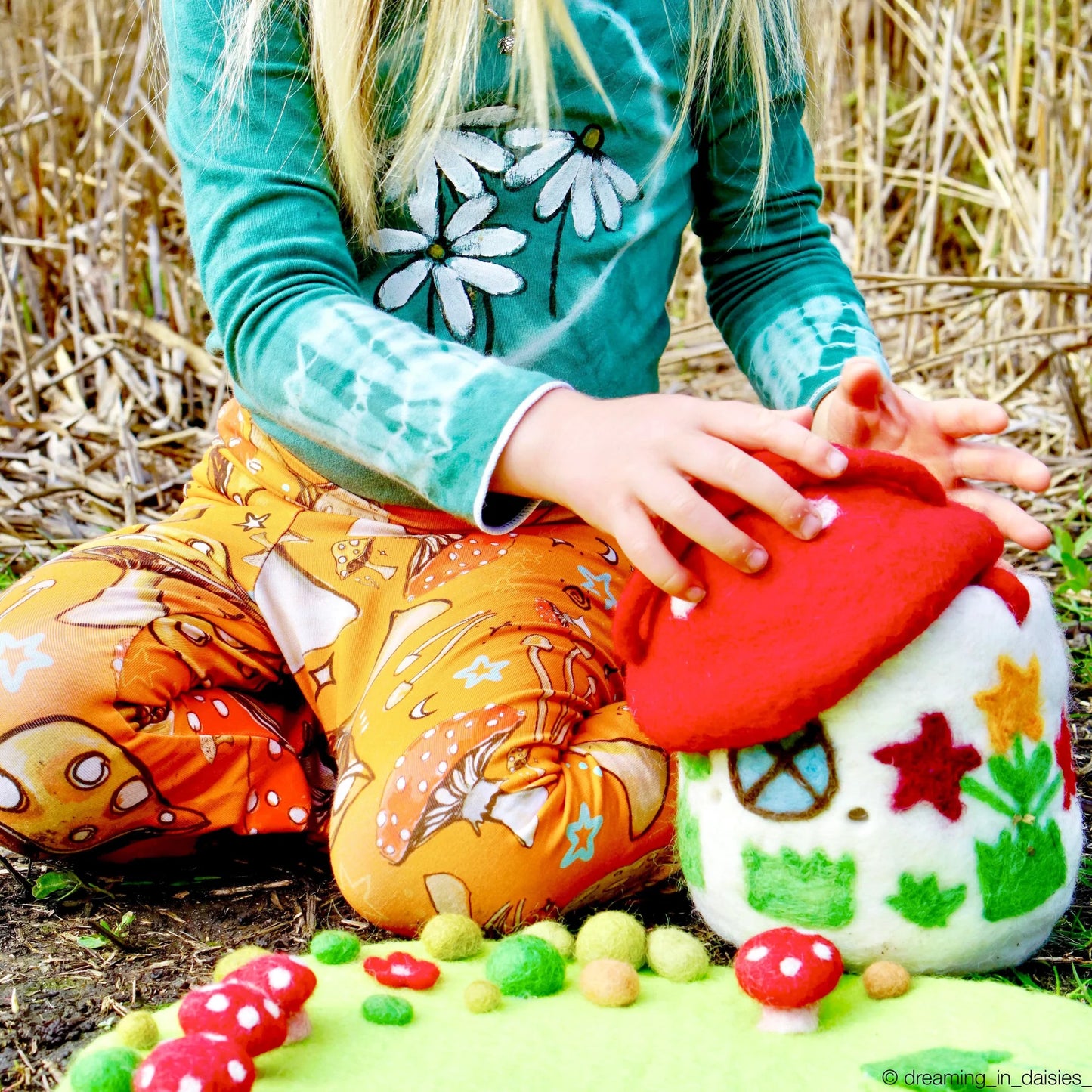 FELT MUSHROOM TOADSTOOL BAG