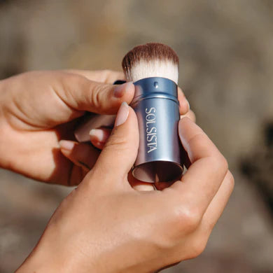 Retractable Kabuki Makeup Brush