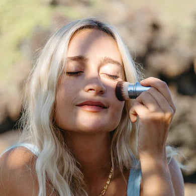 Retractable Kabuki Makeup Brush